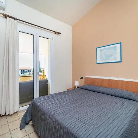 Primera Aparthotel 4*